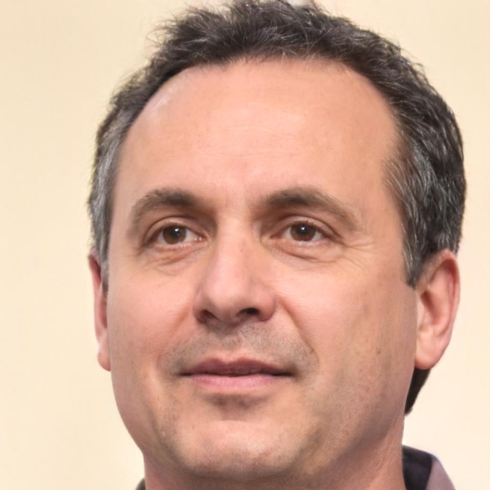 Portrait de Philippe Moreau, expert en planification financière