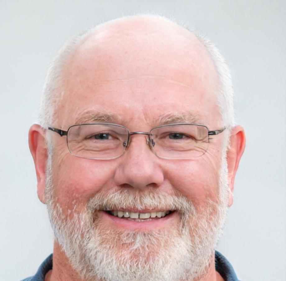 Portrait de Marc Rousseau, expert en optimisation fiscale